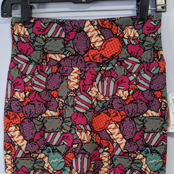 LulaRoe Candy Pattern Pencil Cassie Skirt - Picture 3 of 7